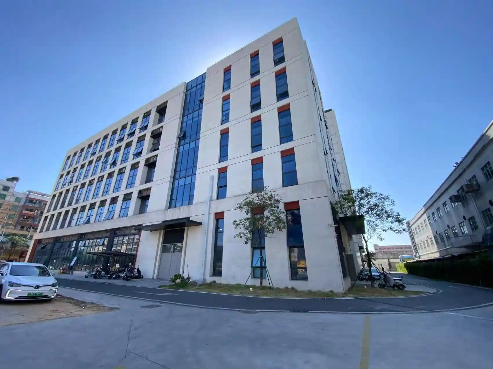 High-Standard Manufacturing Facility Image